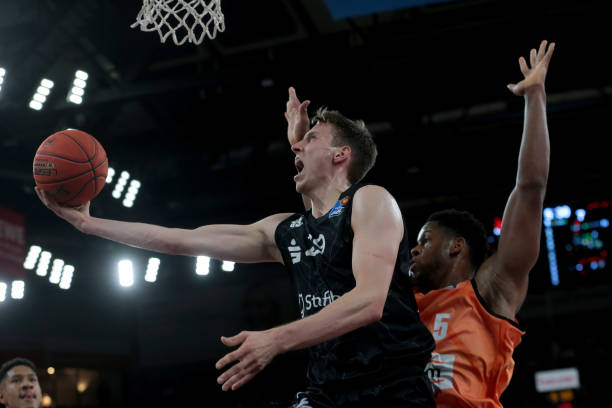 通过耐心倾 通过耐心倾