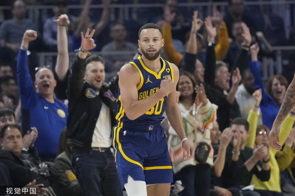 目不转睛 目不转睛